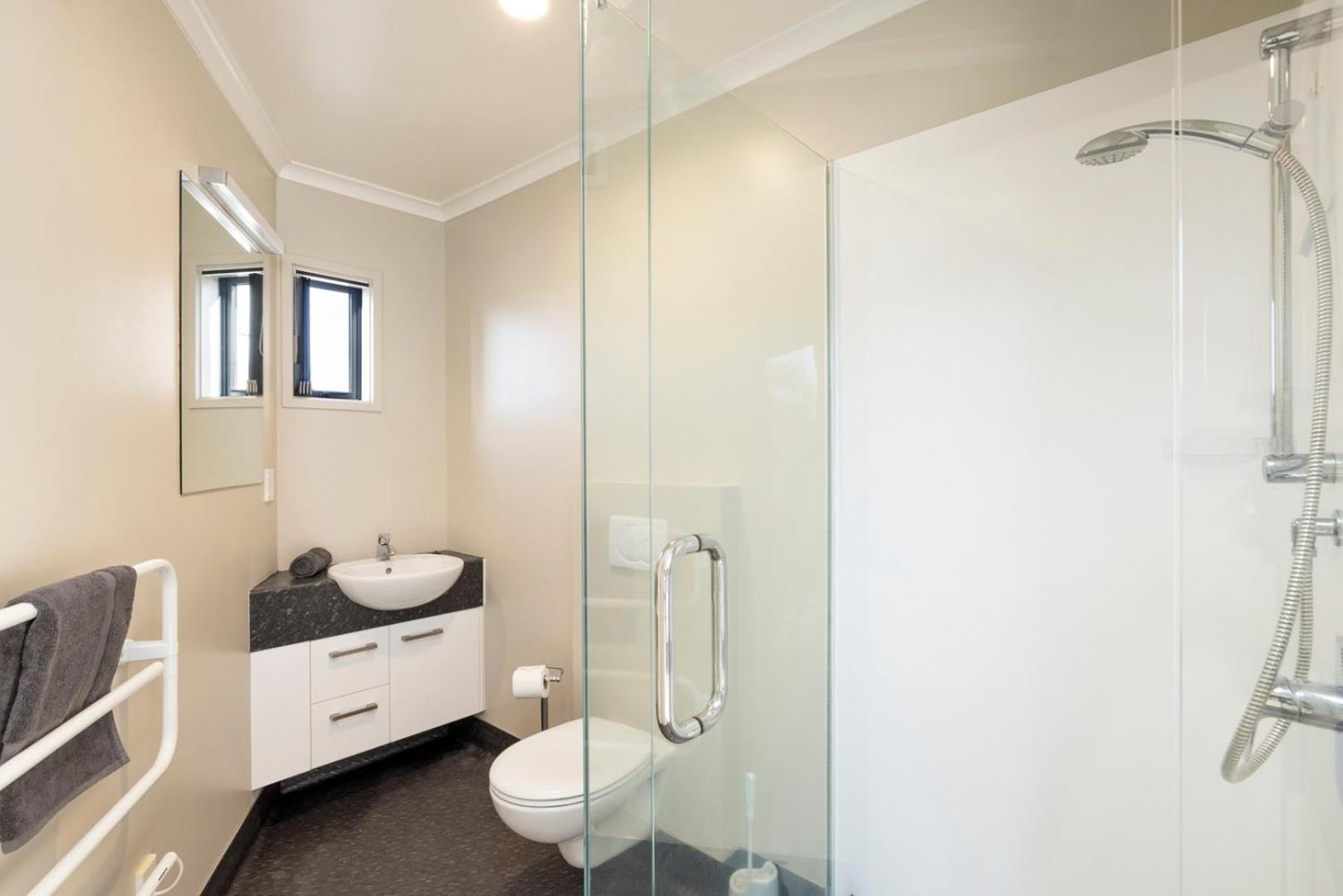Pacific Escape - Downtown, Beach & Sea Views Mount Maunganui Exterior foto