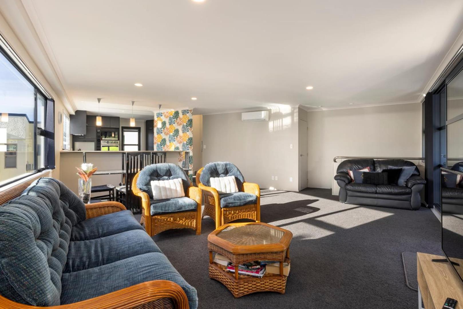 Pacific Escape - Downtown, Beach & Sea Views Mount Maunganui Exterior foto
