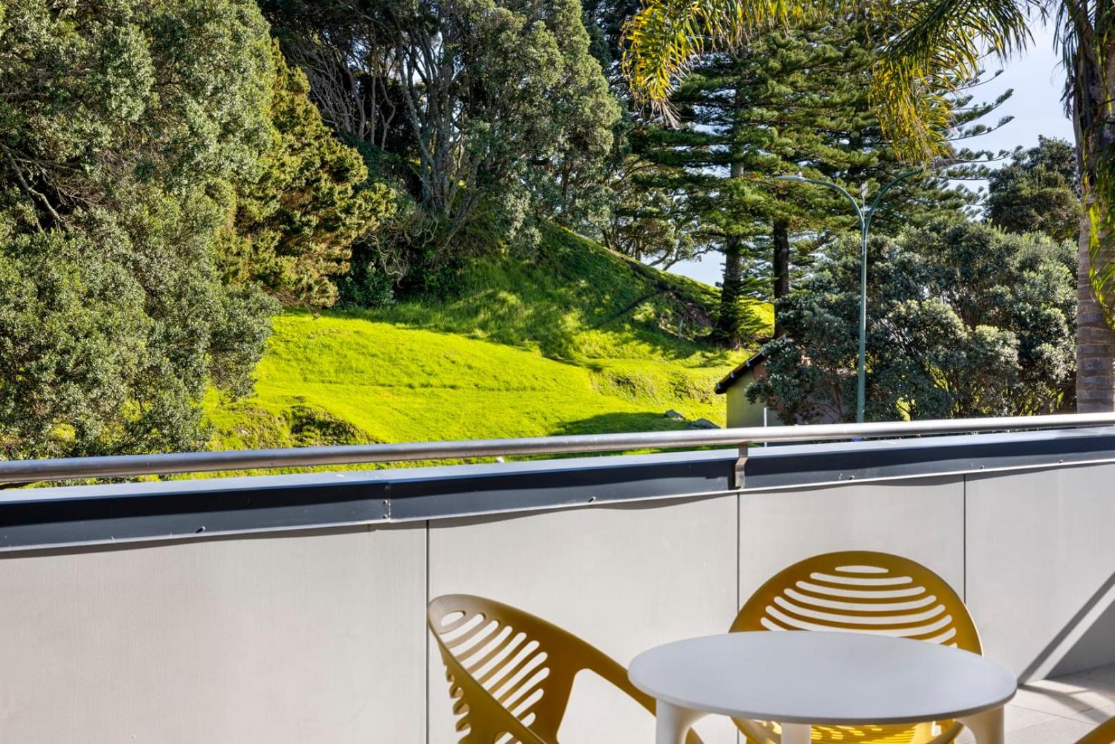 Pacific Escape - Downtown, Beach & Sea Views Mount Maunganui Exterior foto